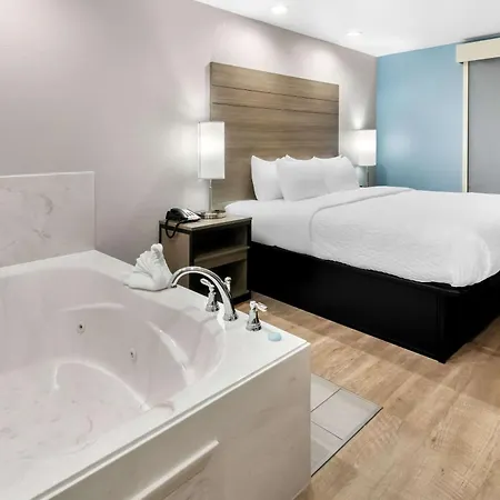 Hotel Clarion Pointe à Fort Worth Extérieur photo