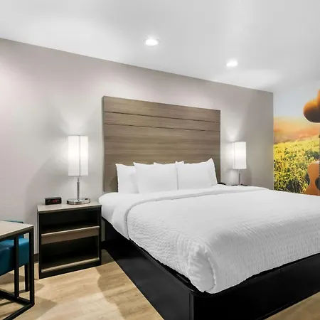 Hotel Clarion Pointe à Fort Worth Extérieur photo