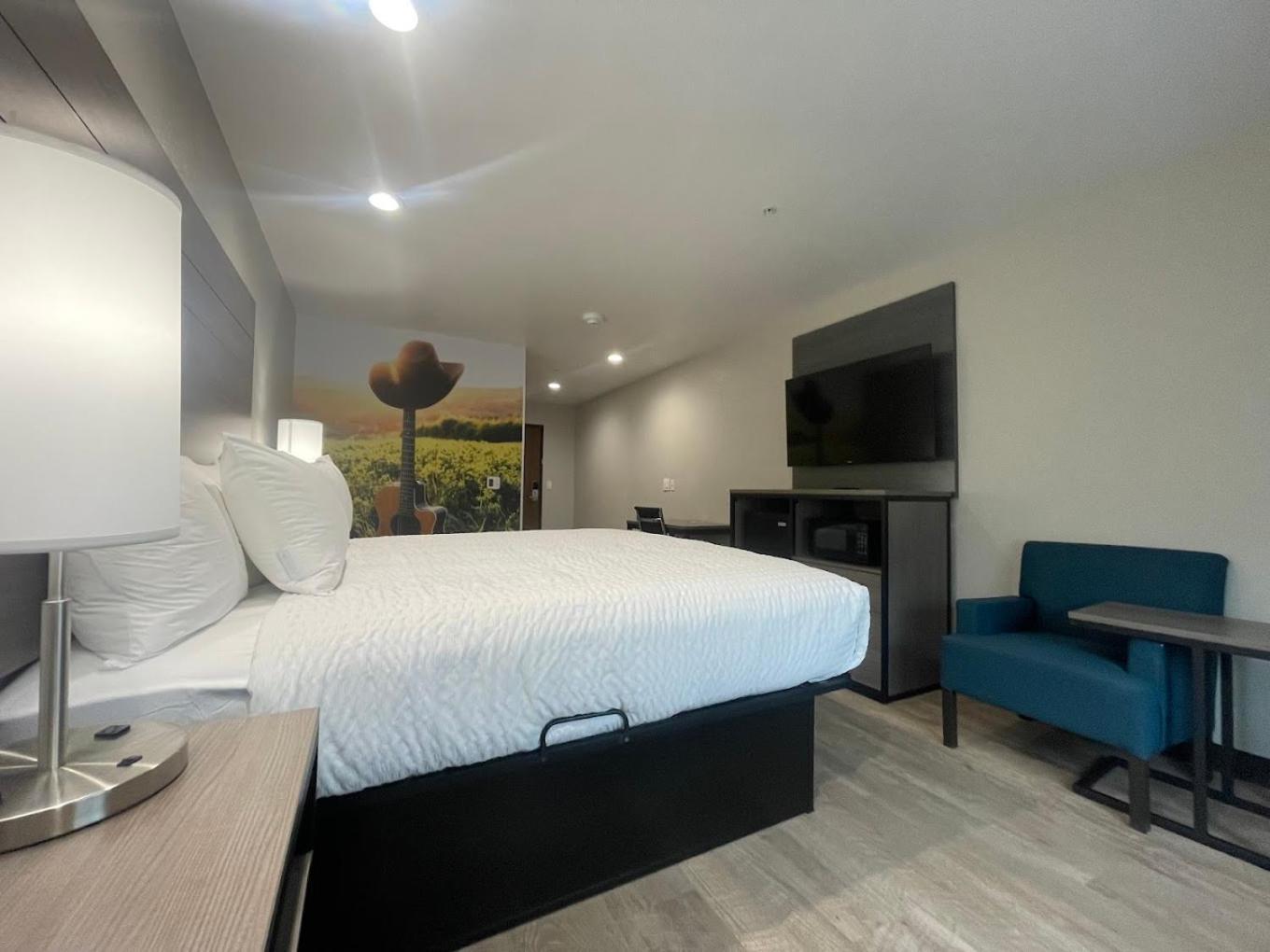 Clarion Pointe Hotel Fort Worth
