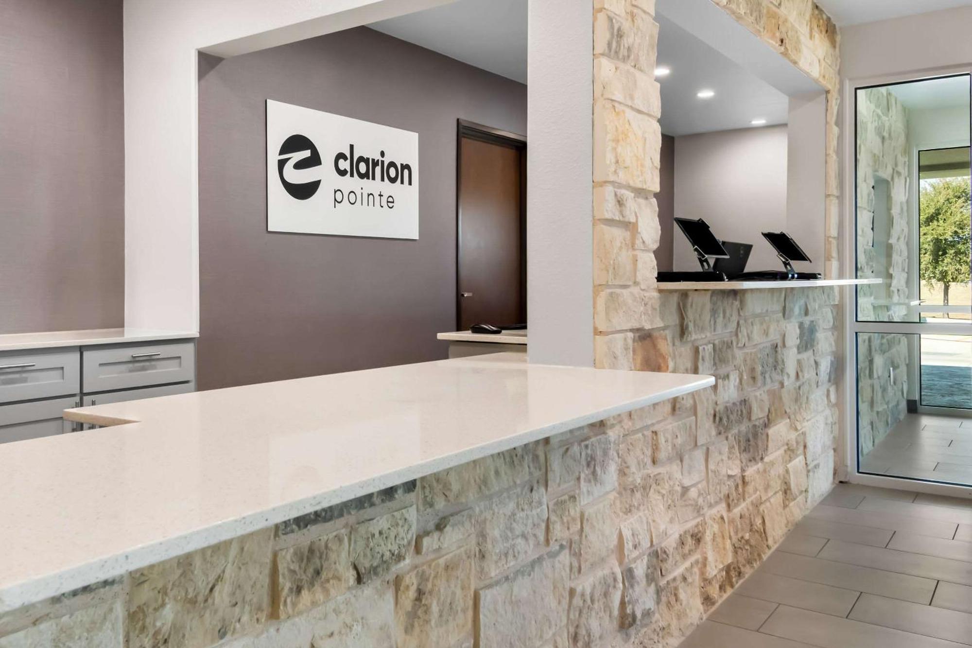 Hotel Clarion Pointe
