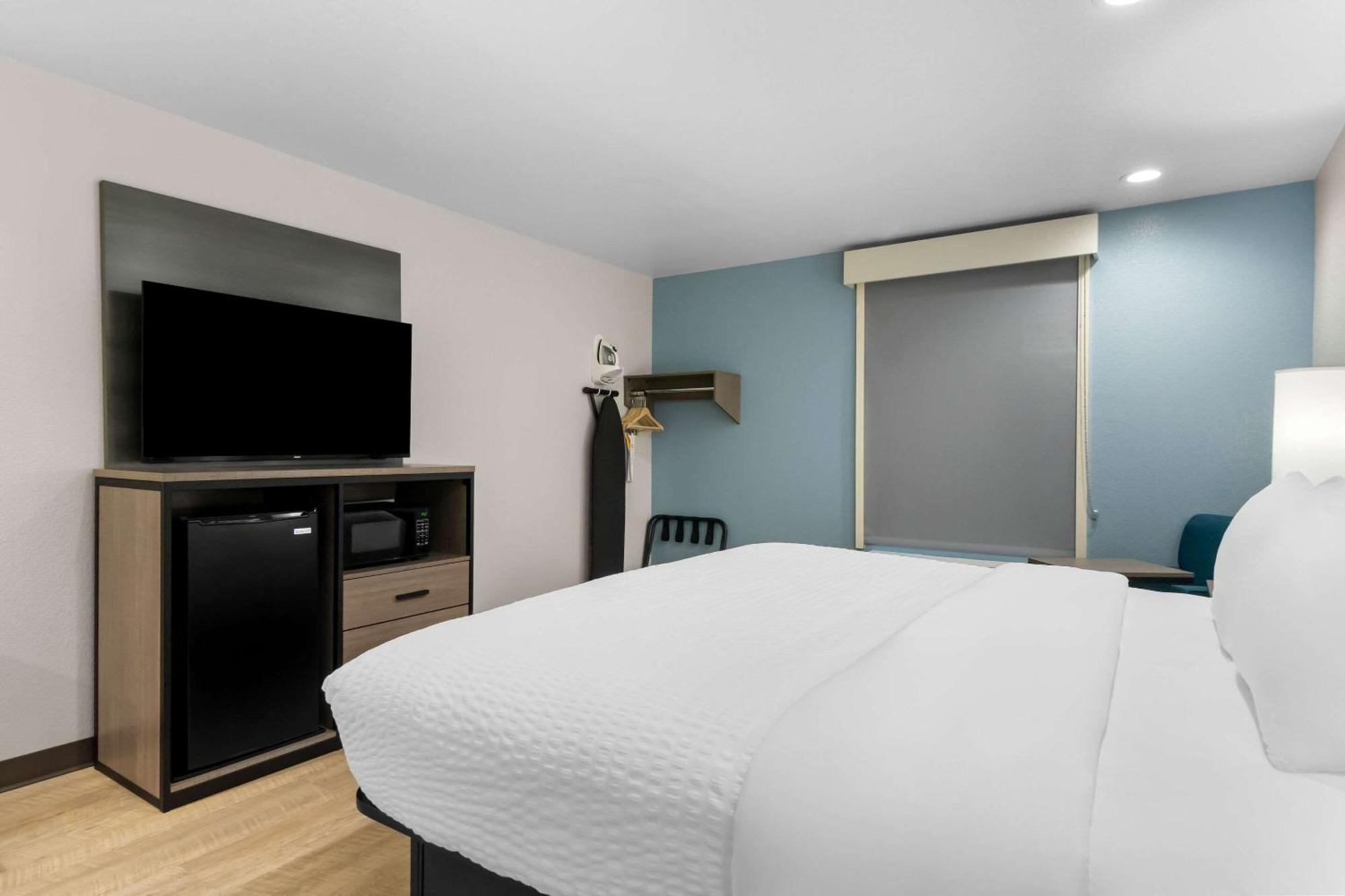Clarion Pointe